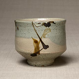Tea bowl with sugarcane design in black iron painting<br /><span>Shoji Hamada. Hamada kiln, Mashiko, Showa period, 1955. 10.5×12.0cm.</span>