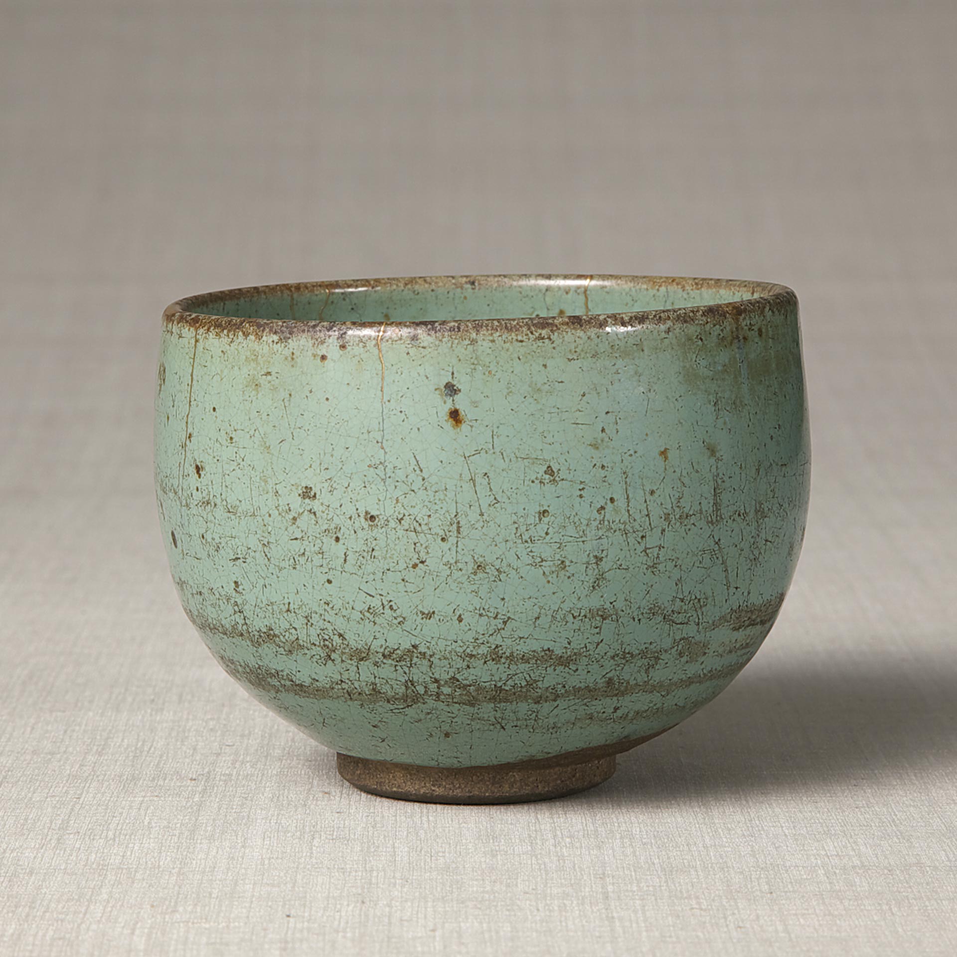 緑釉ぼてぼて茶碗 - 所蔵品 | 日本民藝館