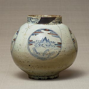 Jar with landscape design, underglaze cobalt blue and copper red<br /><span>. Joseon period, 19th century. 23.9×26.3cm.</span>