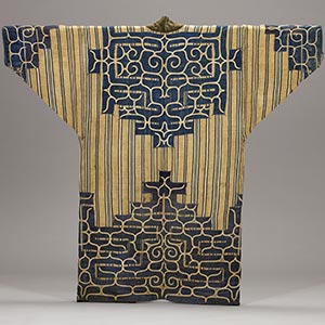 Garment with applique and embroidery<br /><span>Hokkaido Ainu. manchurian elm fiber. 19th century. 116.5×131.5cm.</span>